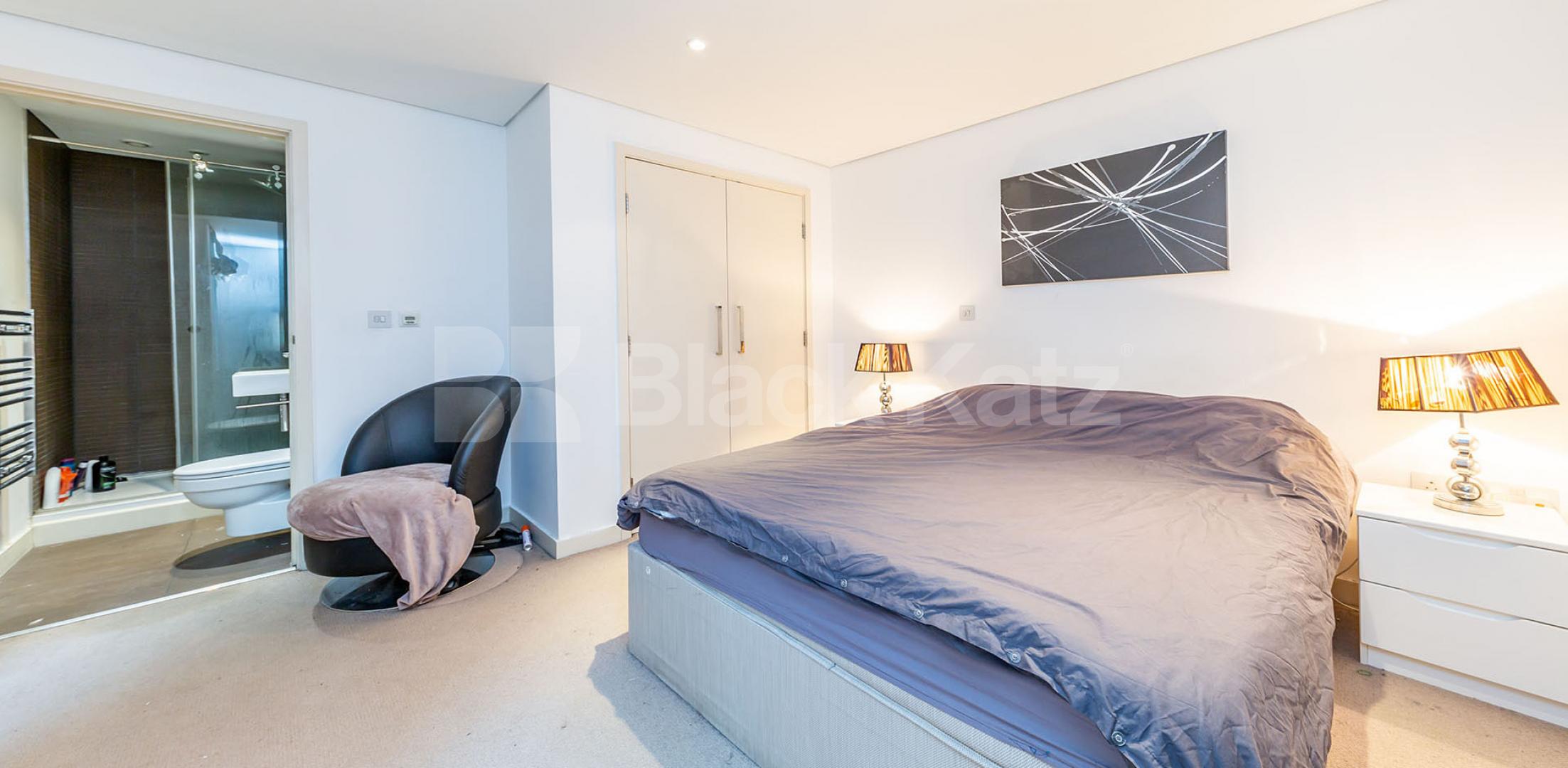 			NEW INSTRUCTION!, 2 Bedroom, 1 bath, 1 reception Flat			 Merchant Square East , PADDINGTON